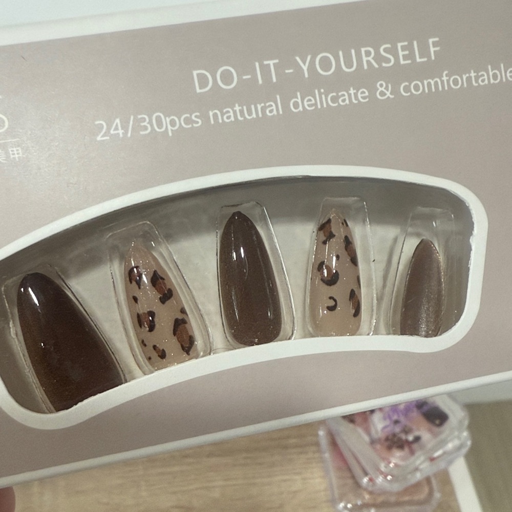 DIY Natural Brown and Tan Nail Set